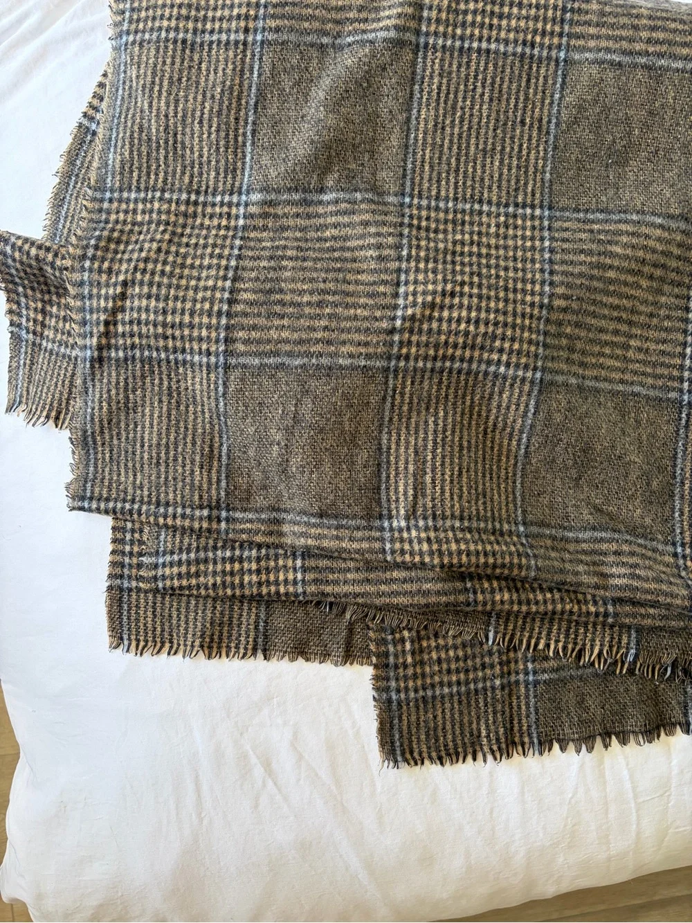 Zara Houndstooth Cozy Plaid Scarf in Brown and Black